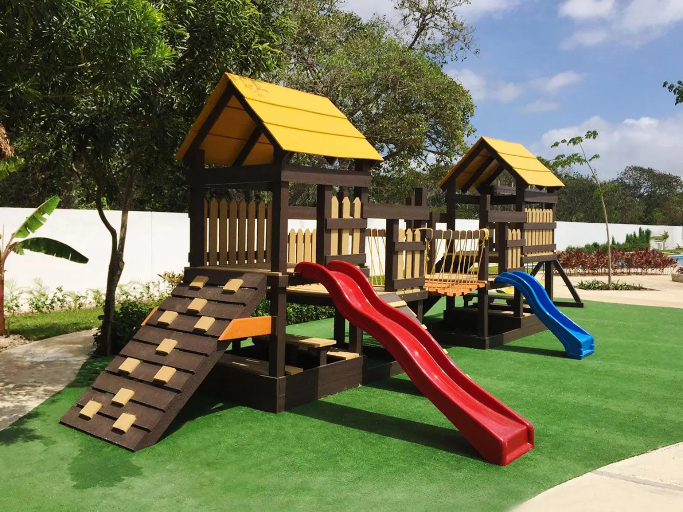Juegos infantiles para parques - Madera sintética 100% ecológica