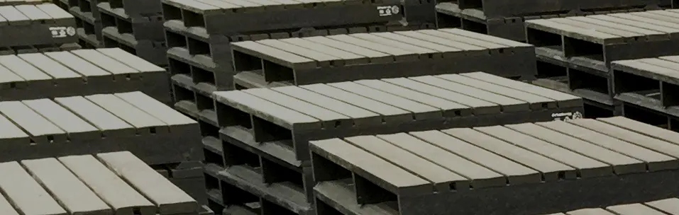 Banner tarimas ecológicas Tarimateck — plástico reciclado PEAD para logística